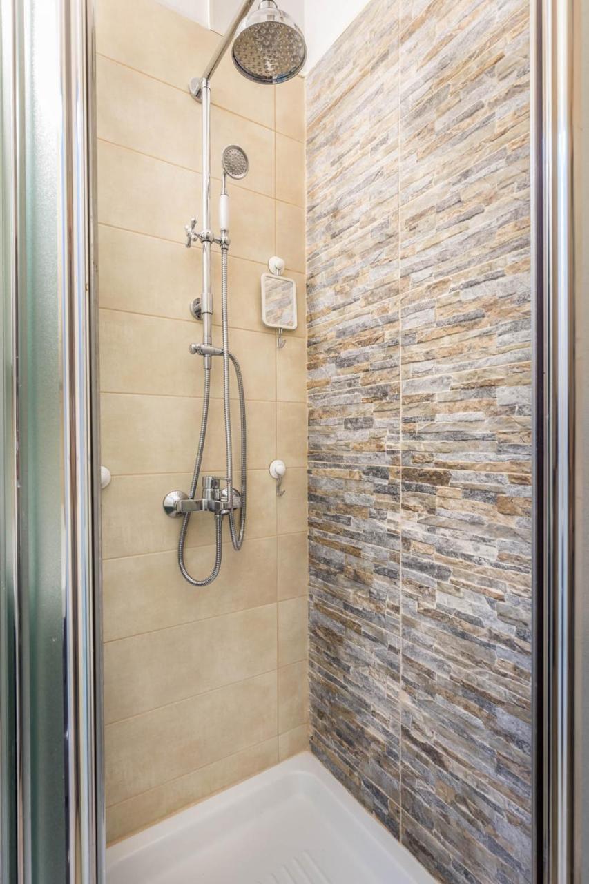 Adorable Flat For 4 Ppl In Kolonaki Appartamento Atene Esterno foto